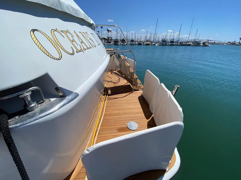1991 Hatteras 105 Raised Pilothouse