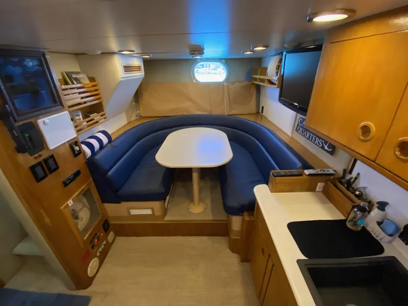 1991 Hatteras 105 Raised Pilothouse