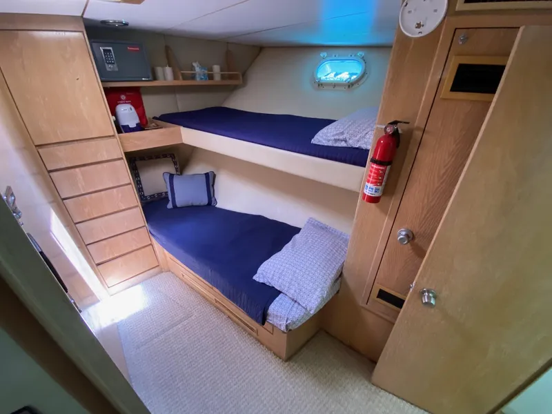 1991 Hatteras 105 Raised Pilothouse