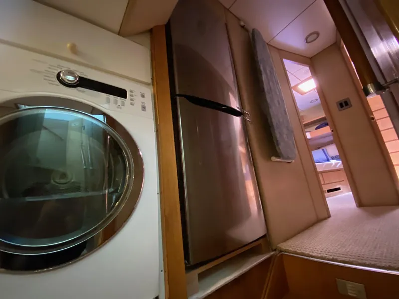 1991 Hatteras 105 Raised Pilothouse