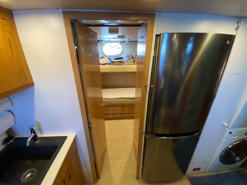 1991 Hatteras 105 Raised Pilothouse