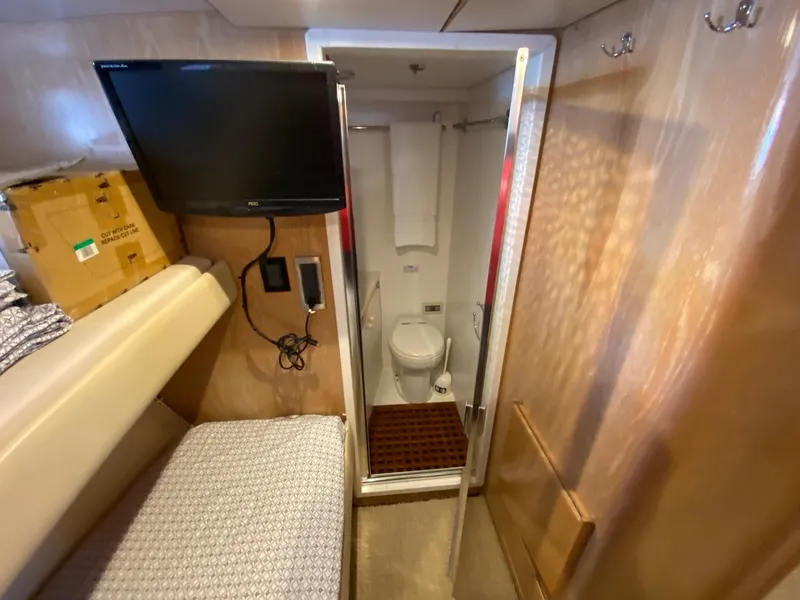 1991 Hatteras 105 Raised Pilothouse