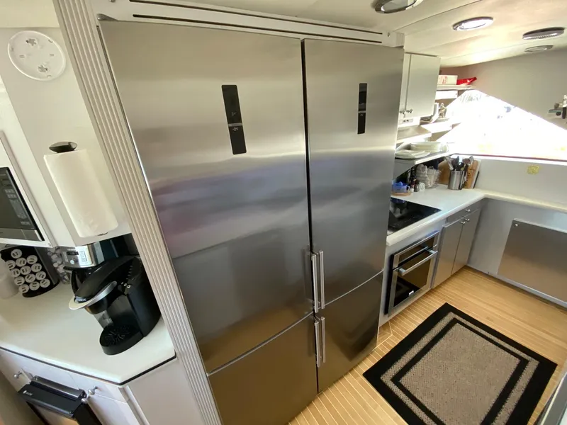1991 Hatteras 105 Raised Pilothouse