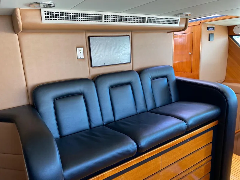 1991 Hatteras 105 Raised Pilothouse
