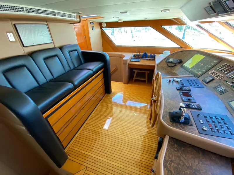 1991 Hatteras 105 Raised Pilothouse