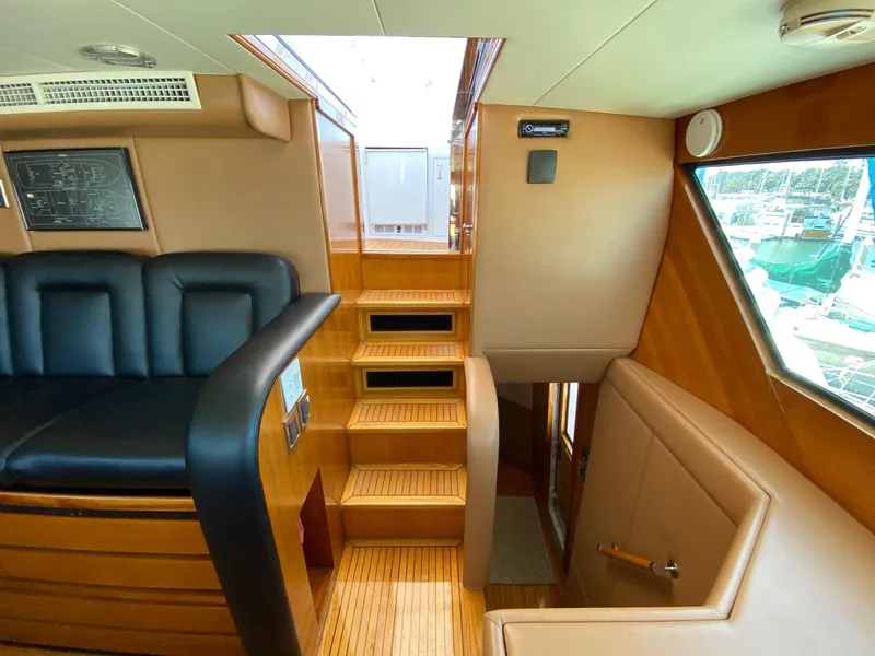 1991 Hatteras 105 Raised Pilothouse