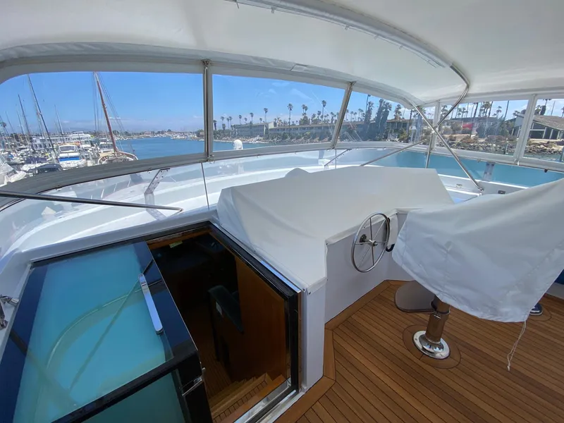 1991 Hatteras 105 Raised Pilothouse