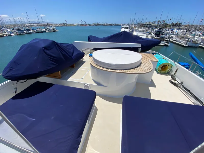 1991 Hatteras 105 Raised Pilothouse