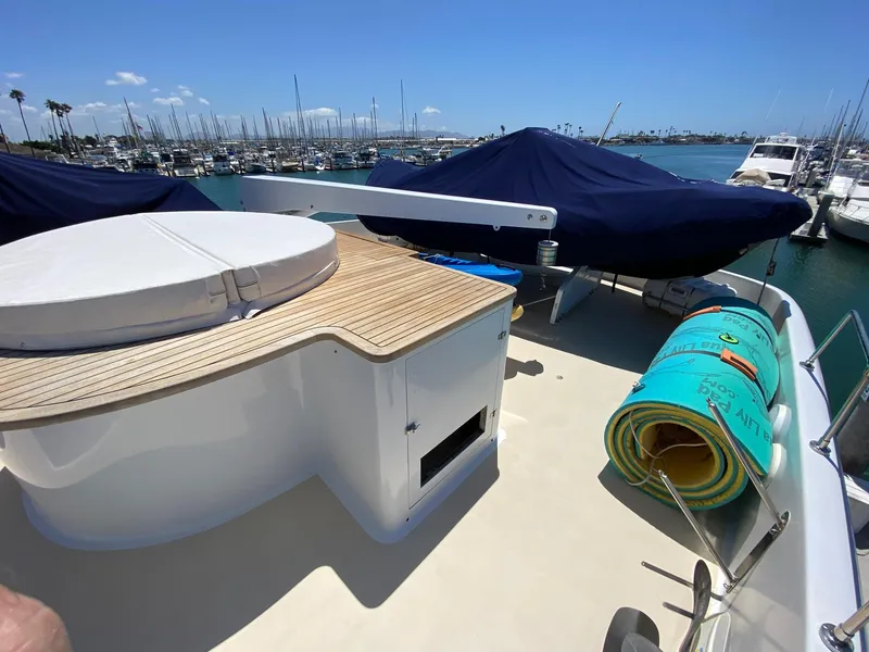 1991 Hatteras 105 Raised Pilothouse