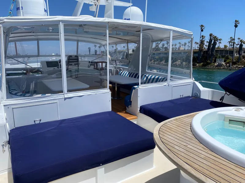 1991 Hatteras 105 Raised Pilothouse