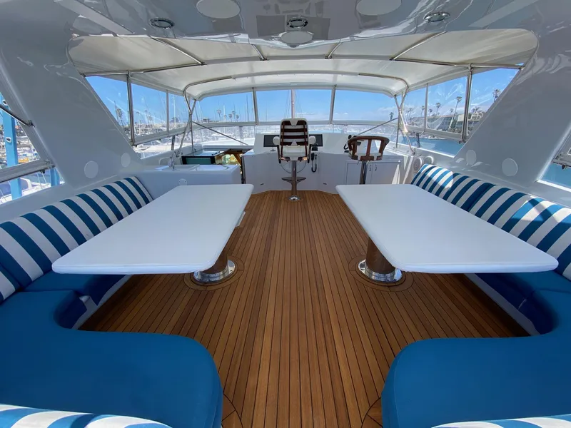 1991 Hatteras 105 Raised Pilothouse