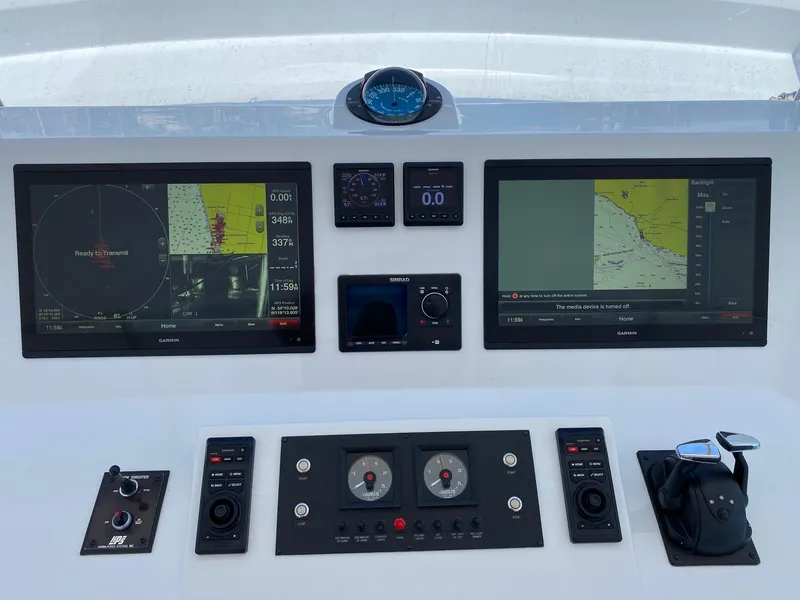 1991 Hatteras 105 Raised Pilothouse