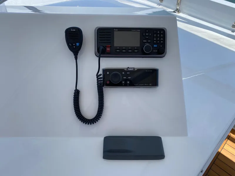 1991 Hatteras 105 Raised Pilothouse