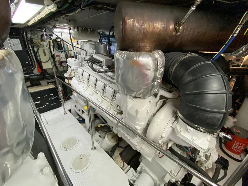 1991 Hatteras 105 Raised Pilothouse