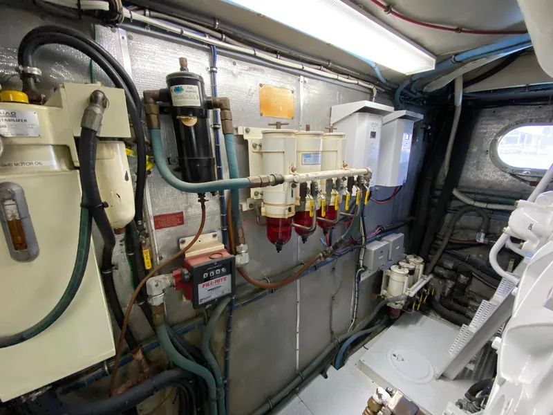 1991 Hatteras 105 Raised Pilothouse