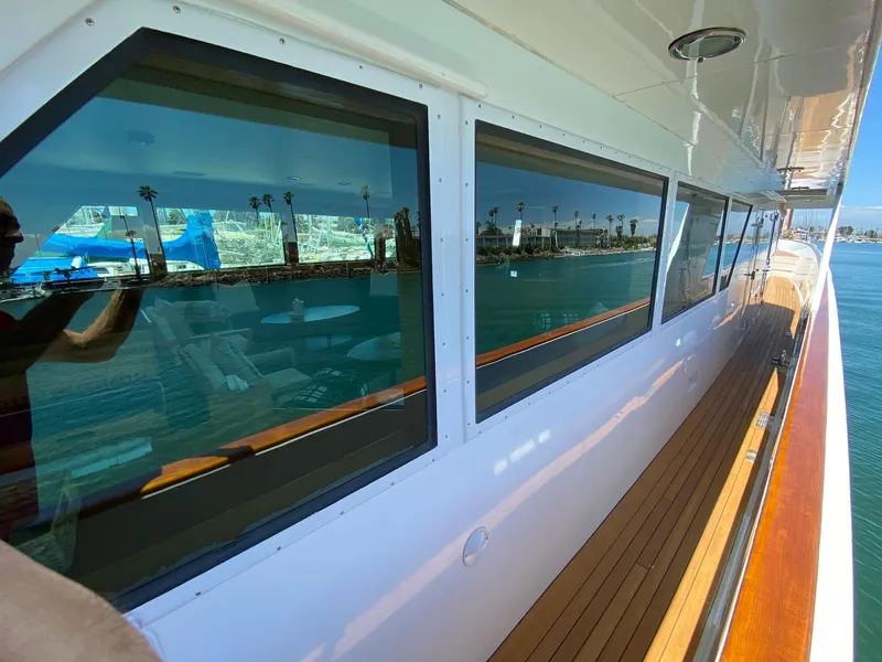 1991 Hatteras 105 Raised Pilothouse
