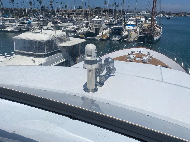 1991 Hatteras 105 Raised Pilothouse