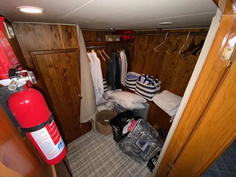 1991 Hatteras 105 Raised Pilothouse