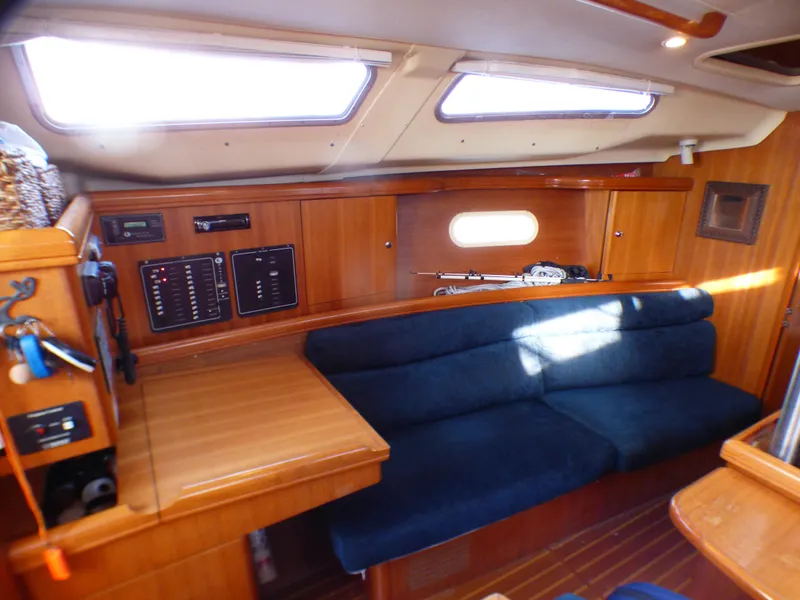 2003 Hunter 356