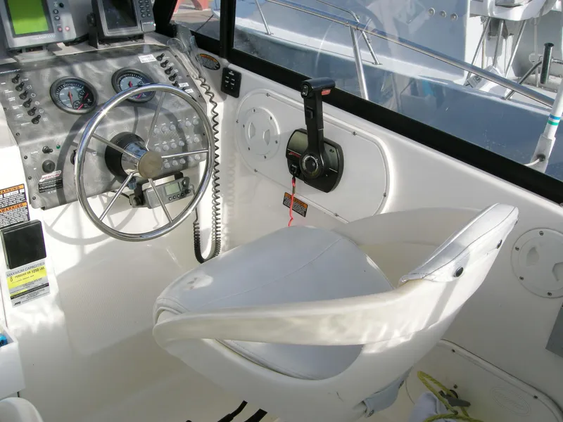 2003 Bayliner 2052 Trophy Walkaround