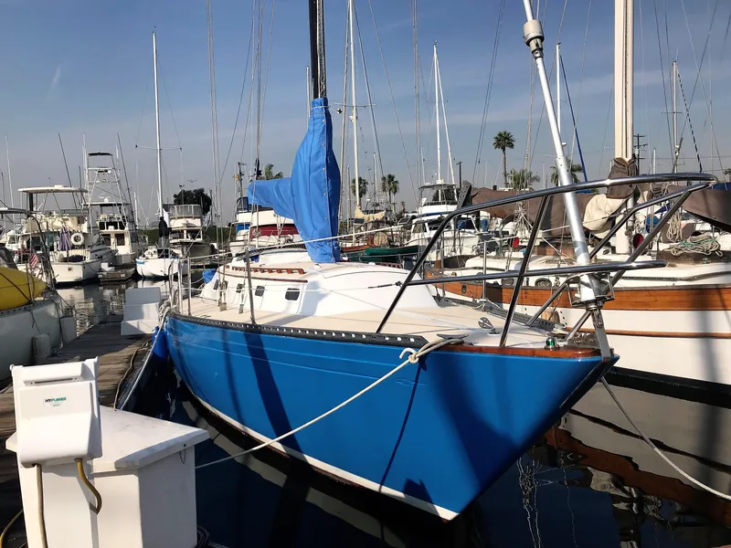 1975 Islander 36