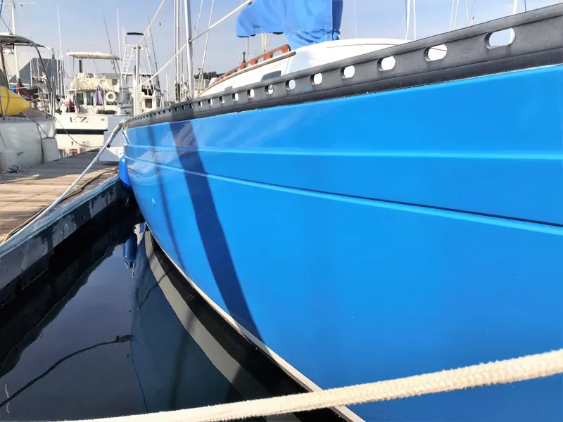 1975 Islander 36