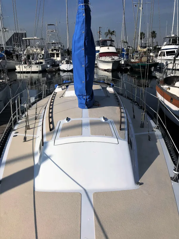 1975 Islander 36