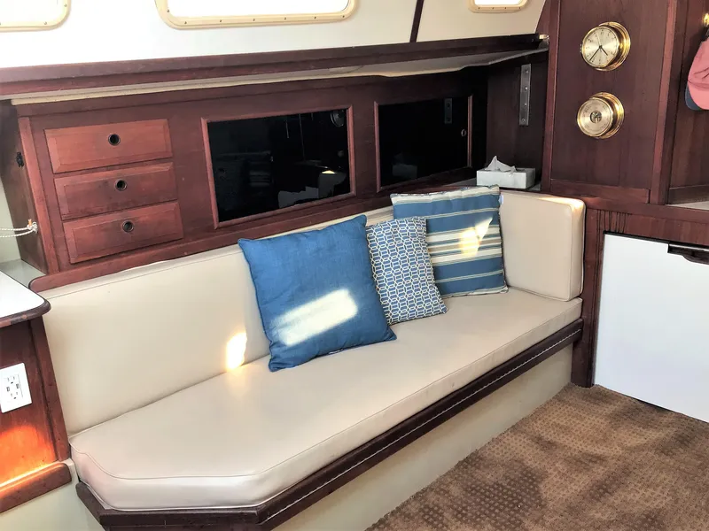 1975 Islander 36