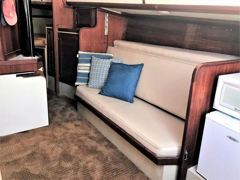 1975 Islander 36