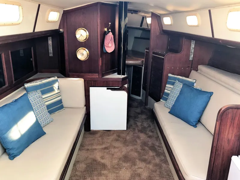 1975 Islander 36