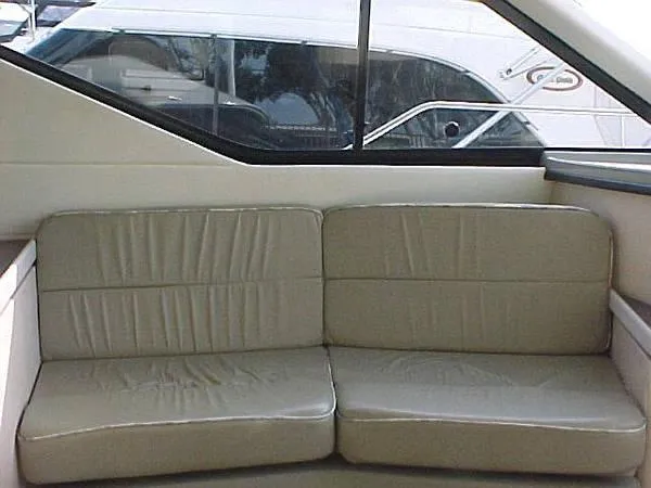 1997 Bayliner 3488 Command Bridge