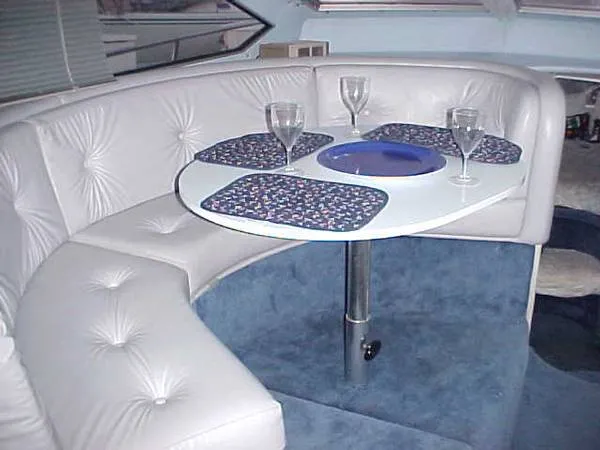 1988 Sea Ray 305 Sedan Bridge