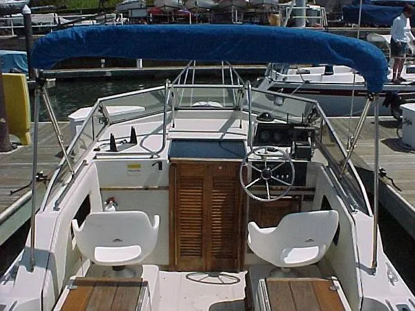 1989 Boston Whaler Revenge