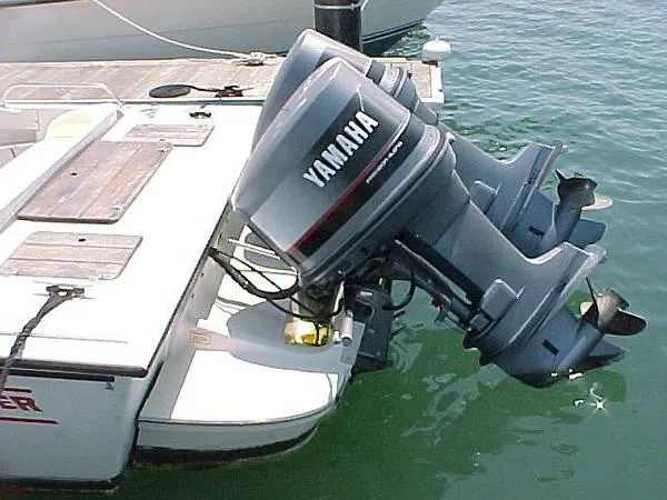 1989 Boston Whaler Revenge