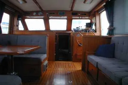1986 Spindrift Sundeck Motoryacht