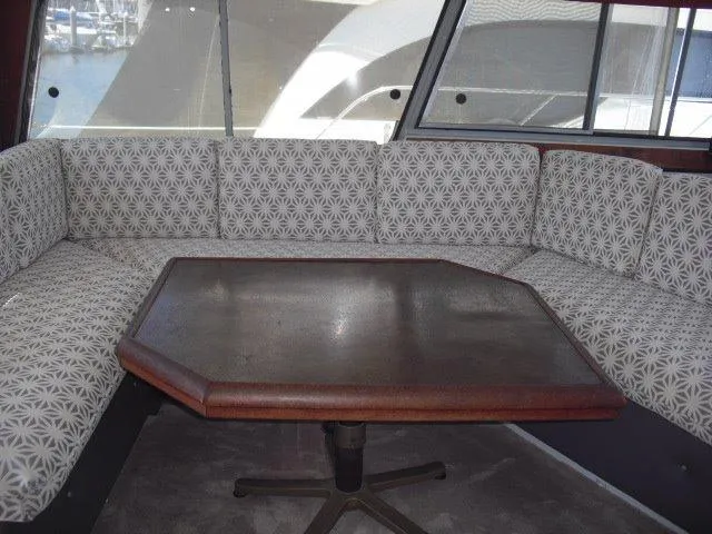 1987 Bayliner 3870 Motoryacht