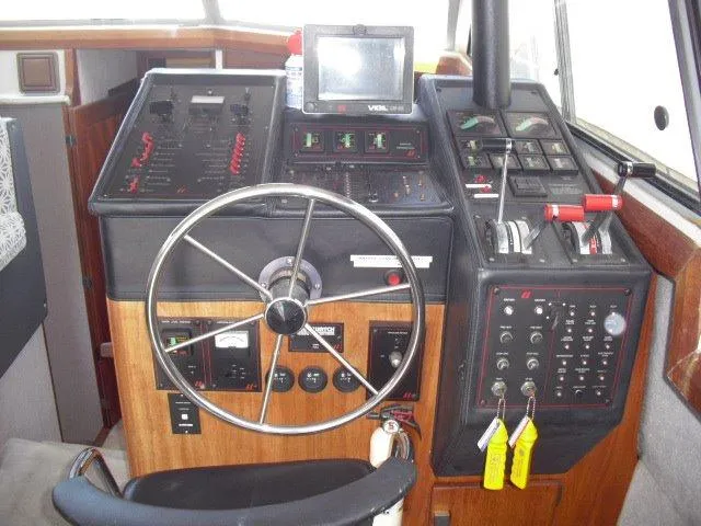 1987 Bayliner 3870 Motoryacht