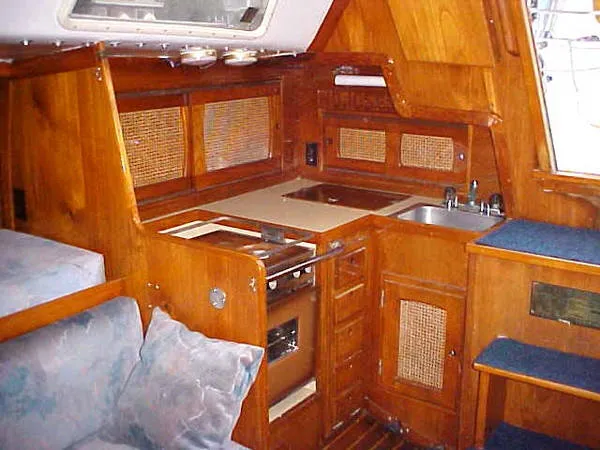 1979 CF 37
