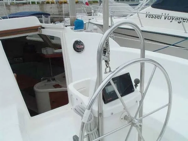 Cockpit & helm
