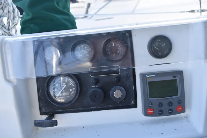 2004 Beneteau 423