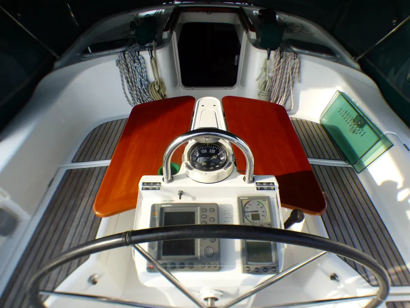 2004 Beneteau 423