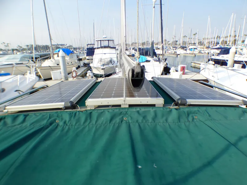 2004 Beneteau 423