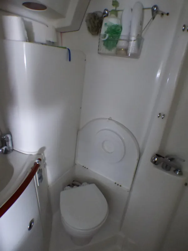 2004 Beneteau 423
