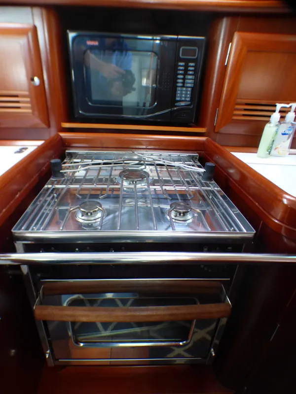 2004 Beneteau 423