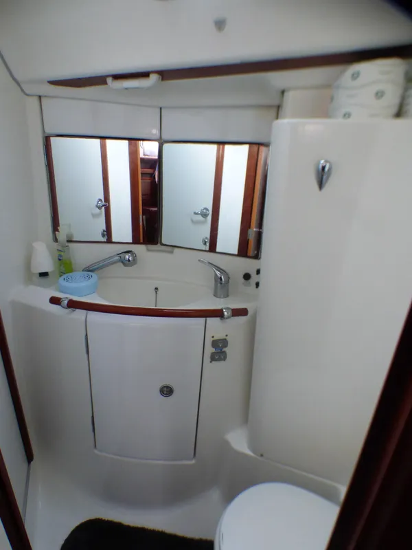 2004 Beneteau 423