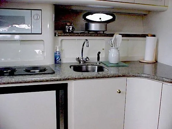 1998 Maxum 3700 SCR