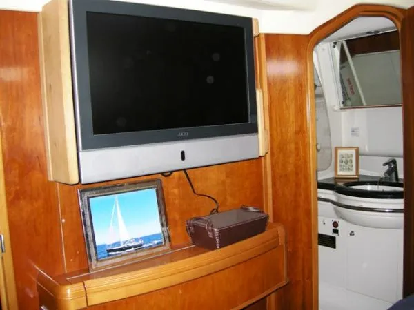 flat screen aft suite