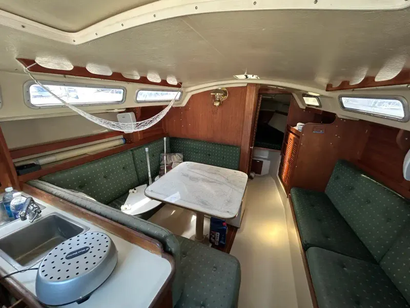 1985 Catalina 30