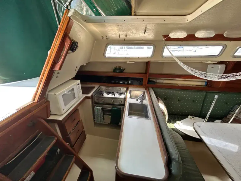 1985 Catalina 30