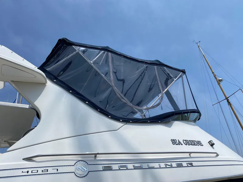 2001 Bayliner 4087 Aft Cabin Motoryacht